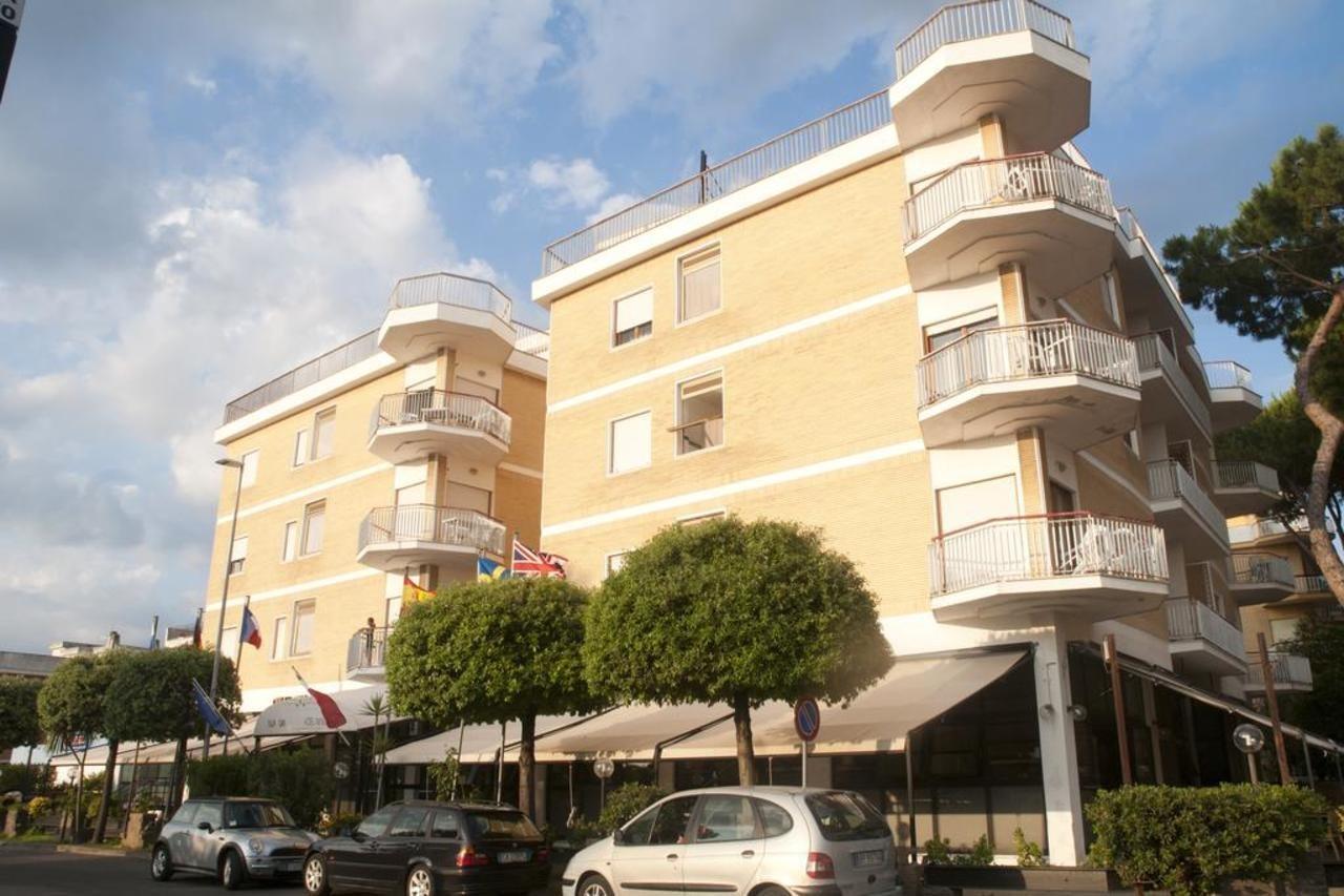 Residence Riva Gaia Террачина Экстерьер фото